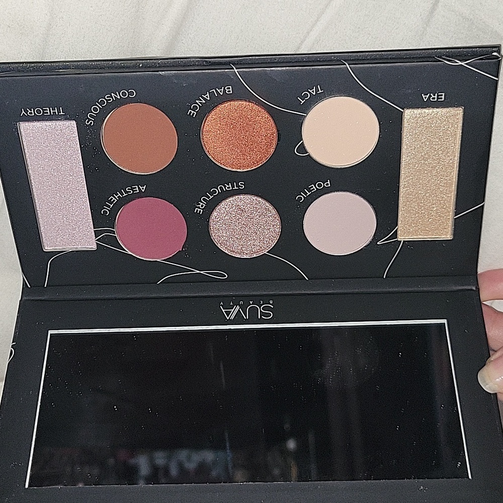 Brand new eyeshadow pallete